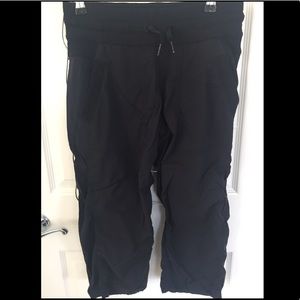Lululemon Dance studio crop Black Sz 4